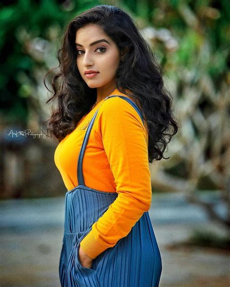 malavika hot|Malavika (@malavikacmenon) • Instagram photos and videos.